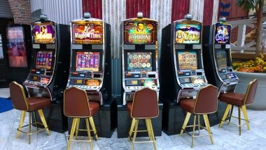 Diamond Empire slot game collection displayed on desktop interface showing Aviator, Sweet Bonanza, and Fortune Tiger titles